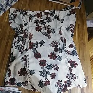 Flounce sleeve floral top